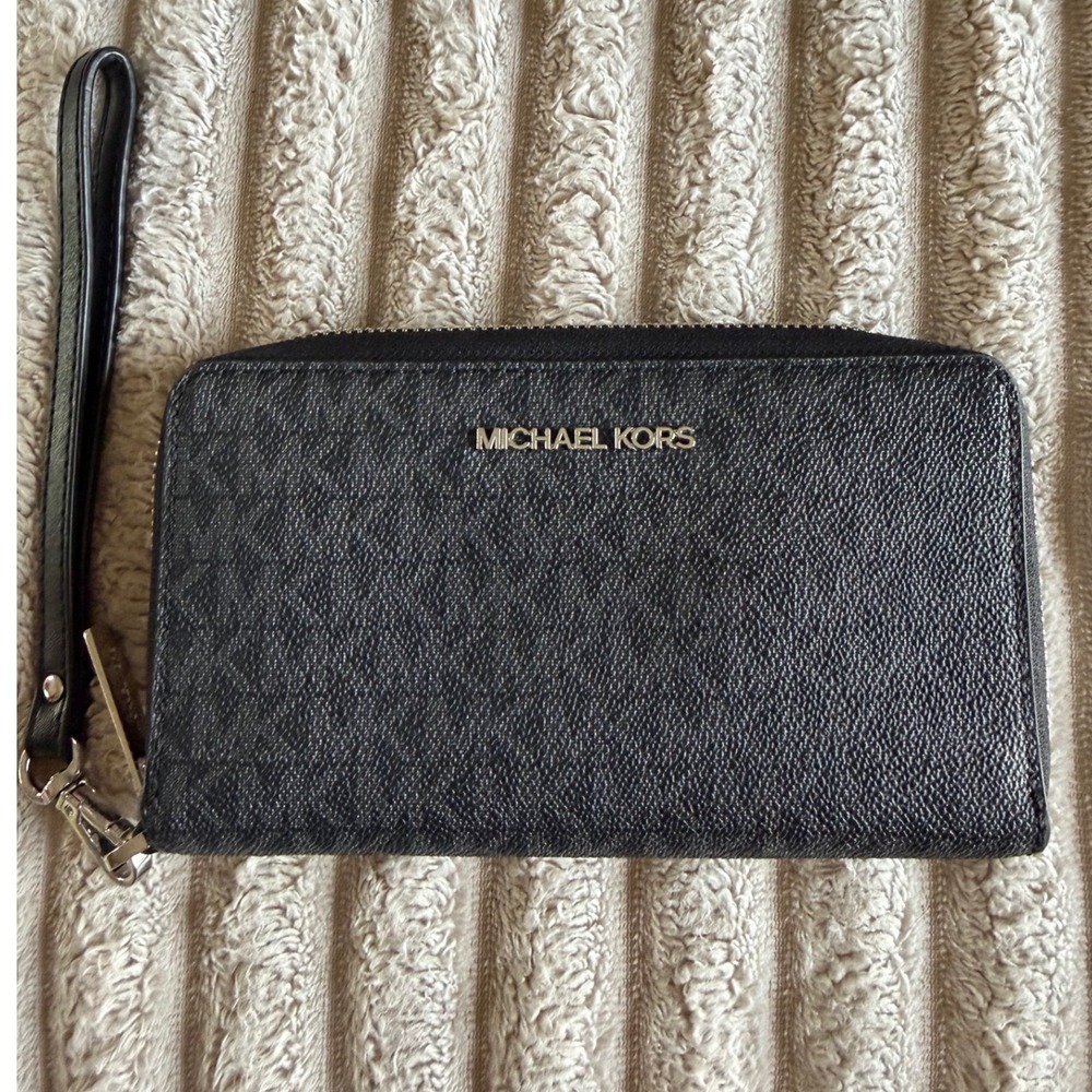 Michael Kors Jet Set Travel Continental Wristlet Wallet Black Signature Logo